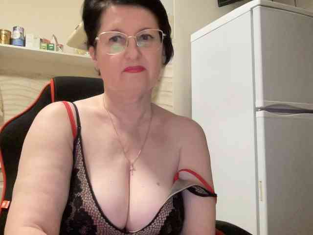 HotMilfPussy webcam