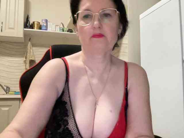 HotMilfPussy webcam