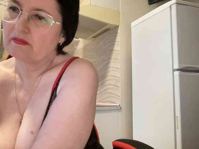 HotMilfPussy webcam