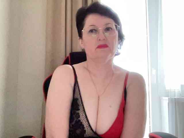HotMilfPussy webcam
