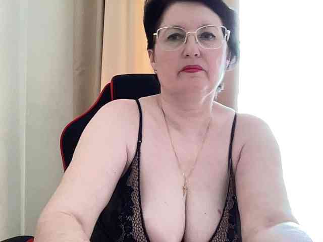 HotMilfPussy webcam