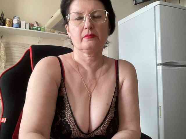 HotMilfPussy webcam