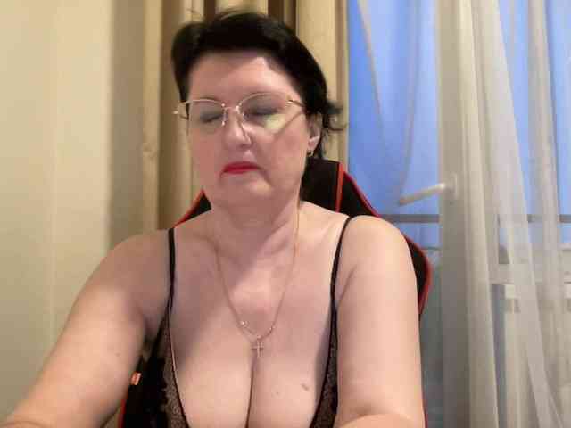 HotMilfPussy webcam