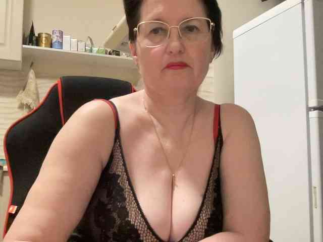 HotMilfPussy webcam