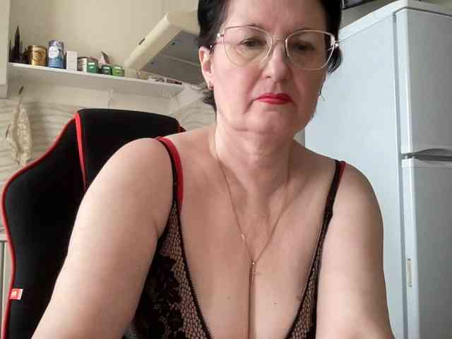HotMilfPussy webcam