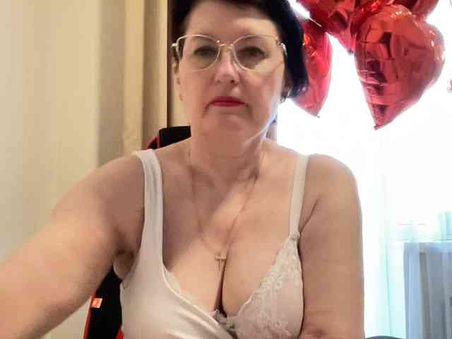 HotMilfPussy webcam
