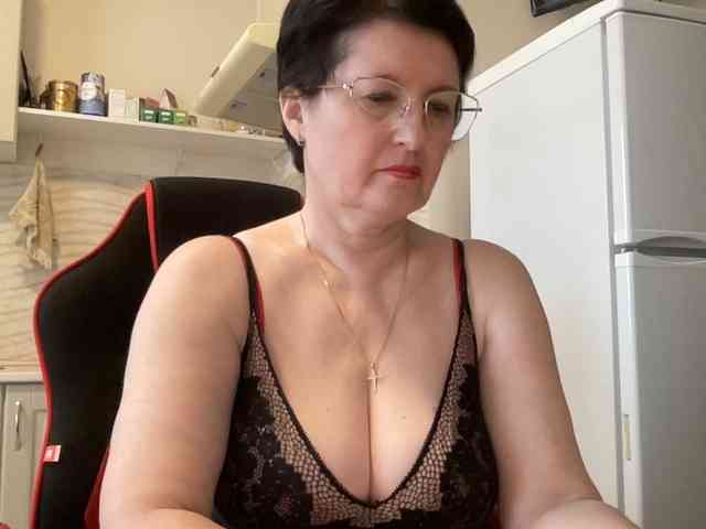HotMilfPussy webcam