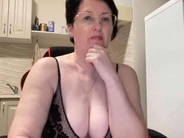 HotMilfPussy webcam