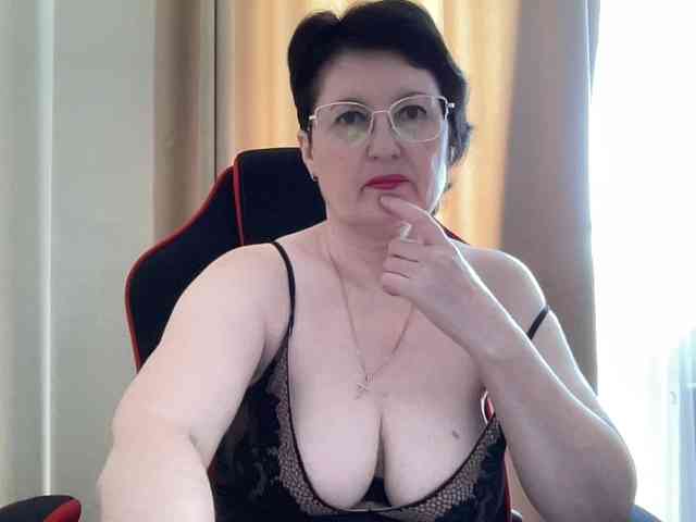 Модель: HotMilfPussy