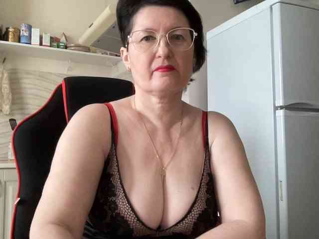 HotMilfPussy webcam