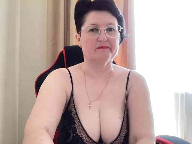 HotMilfPussy webcam
