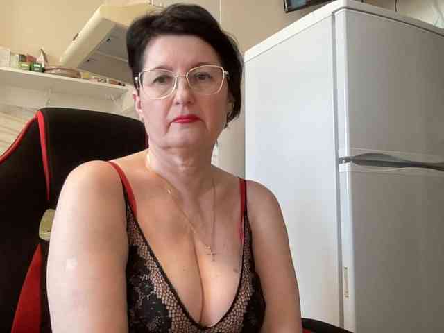HotMilfPussy webcam