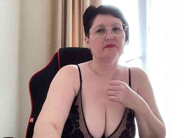 HotMilfPussy webcam