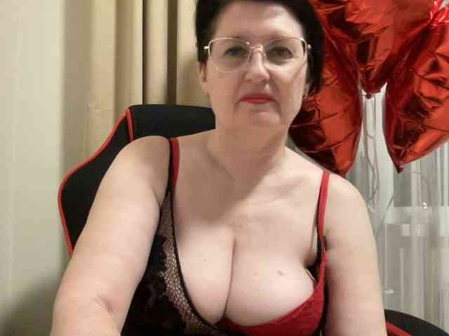 HotMilfPussy webcam