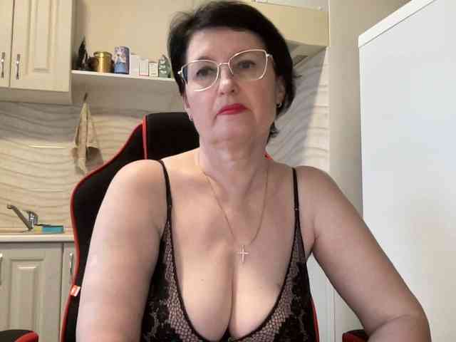 HotMilfPussy webcam
