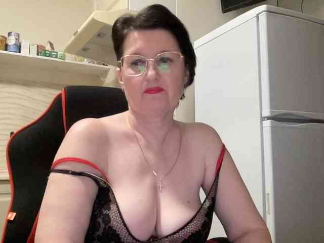 HotMilfPussy webcam