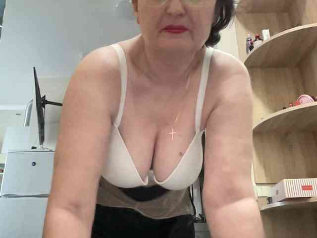 HotMilfPussy webcam