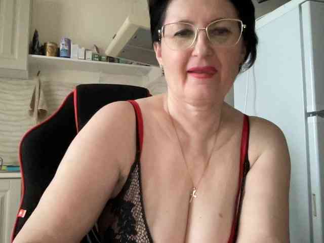 HotMilfPussy webcam