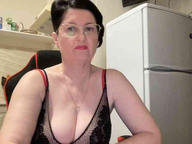 HotMilfPussy webcam