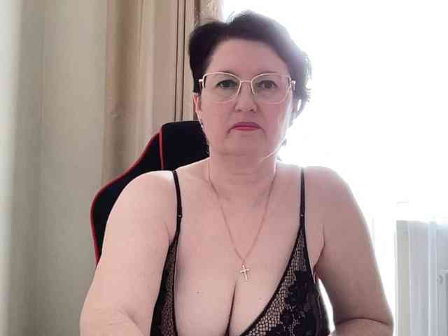 HotMilfPussy webcam