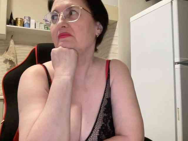 HotMilfPussy webcam