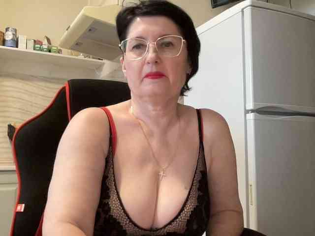 HotMilfPussy webcam