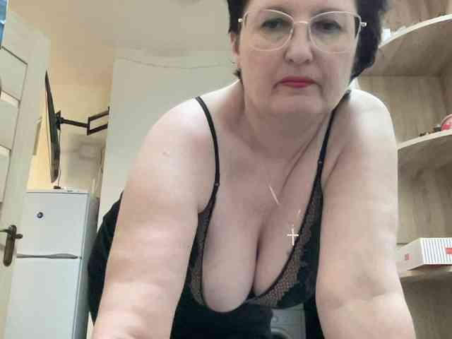 HotMilfPussy webcam