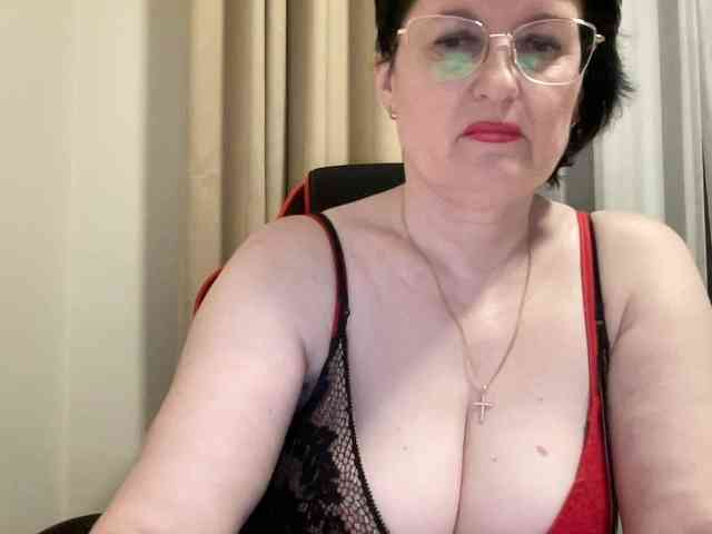 HotMilfPussy webcam