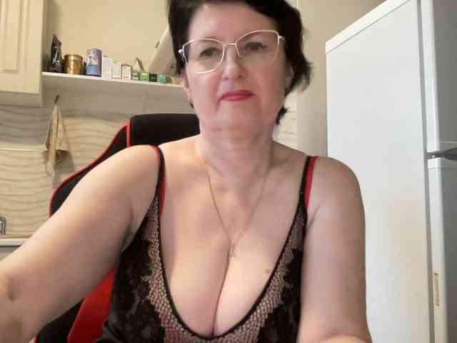 HotMilfPussy webcam