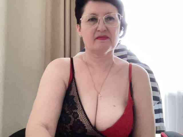 HotMilfPussy webcam