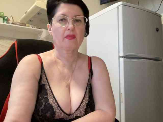 HotMilfPussy webcam