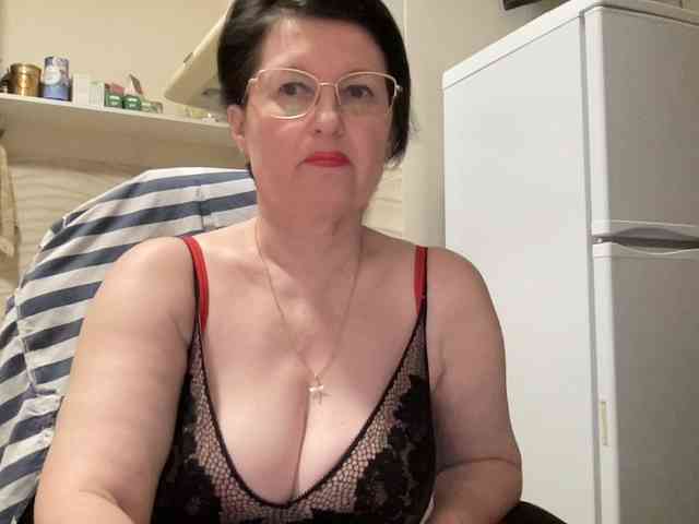 HotMilfPussy webcam