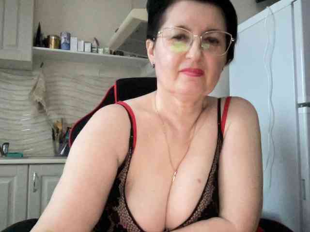 HotMilfPussy webcam