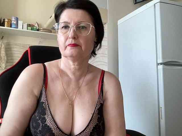 HotMilfPussy webcam
