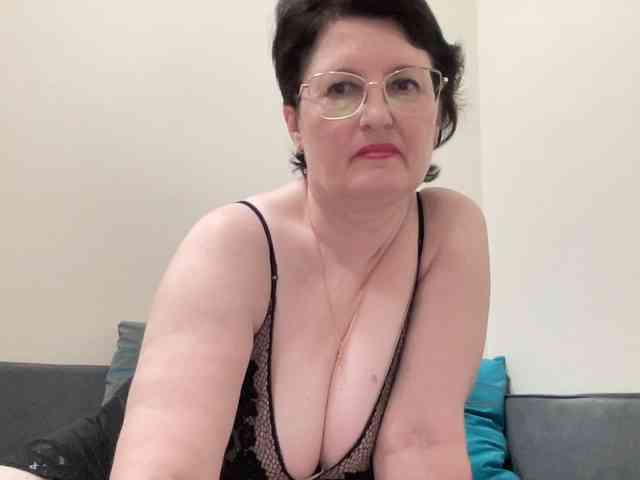 HotMilfPussy webcam