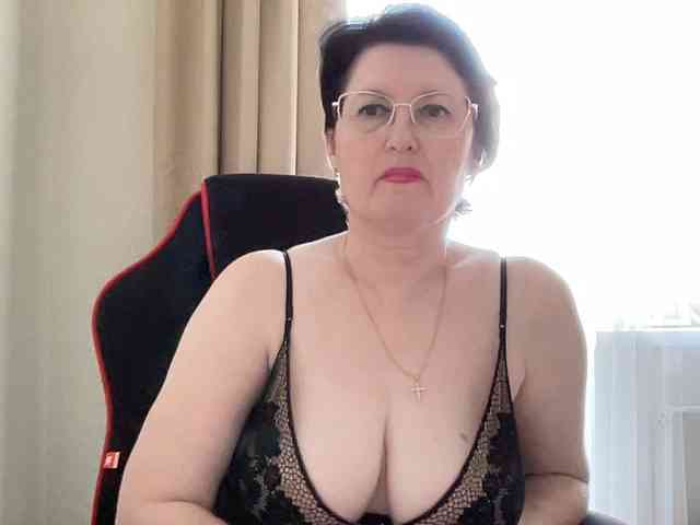 HotMilfPussy webcam