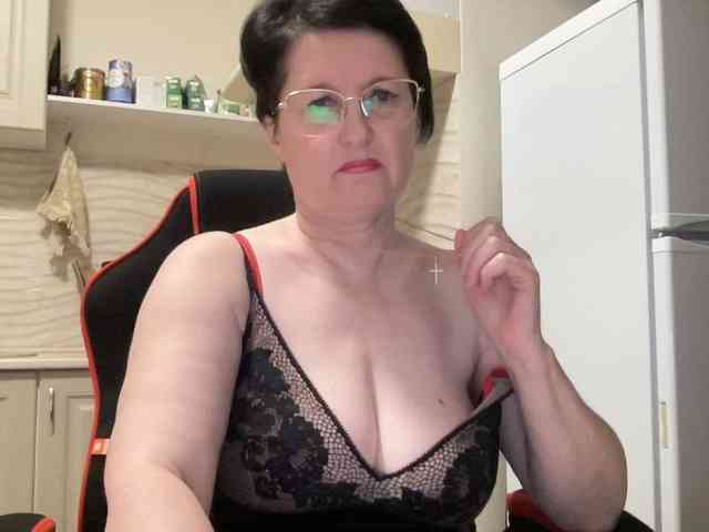HotMilfPussy webcam