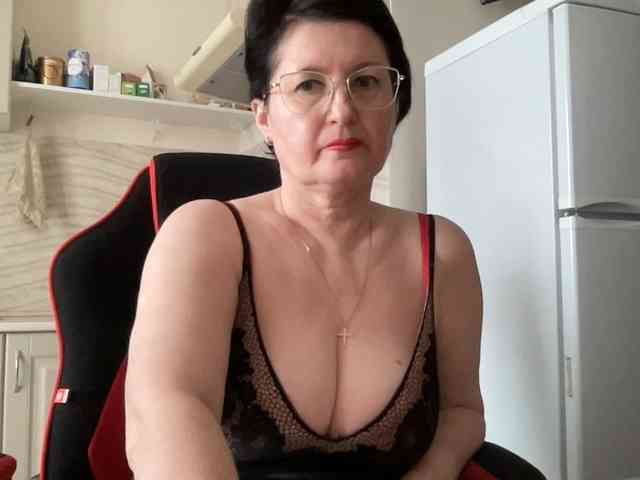 HotMilfPussy webcam