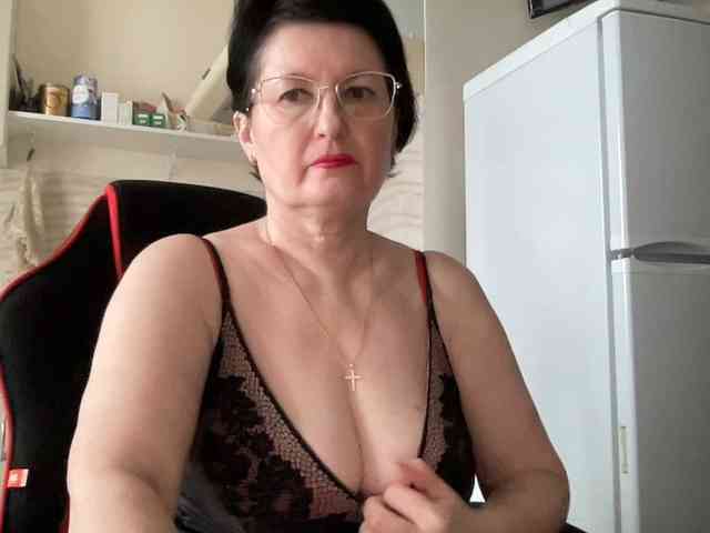 HotMilfPussy webcam