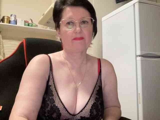 HotMilfPussy webcam