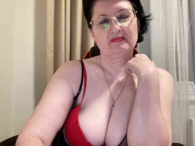 HotMilfPussy webcam