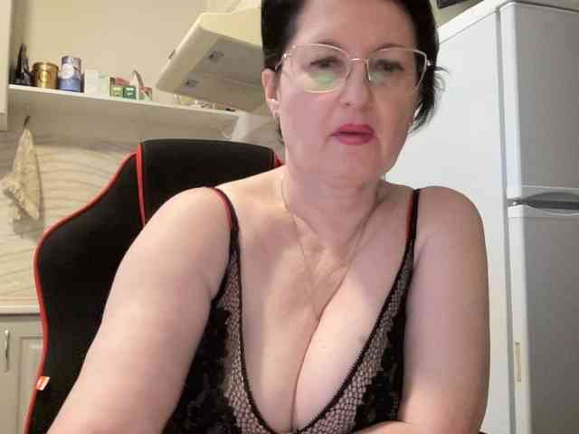 HotMilfPussy webcam