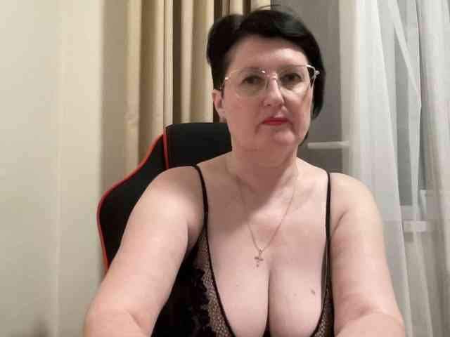 HotMilfPussy webcam