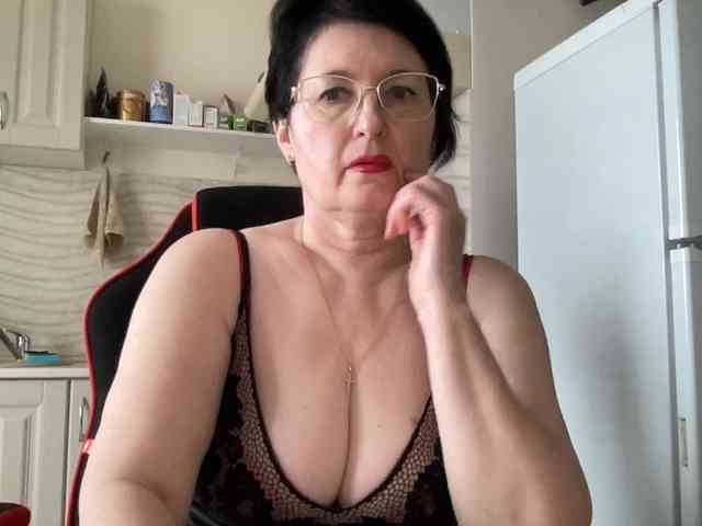 HotMilfPussy webcam