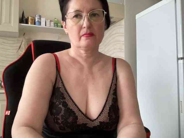 HotMilfPussy webcam