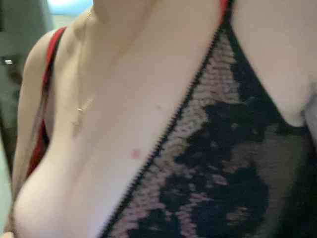 HotMilfPussy webcam