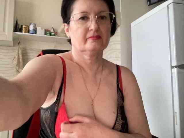 HotMilfPussy webcam