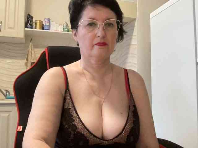 HotMilfPussy webcam