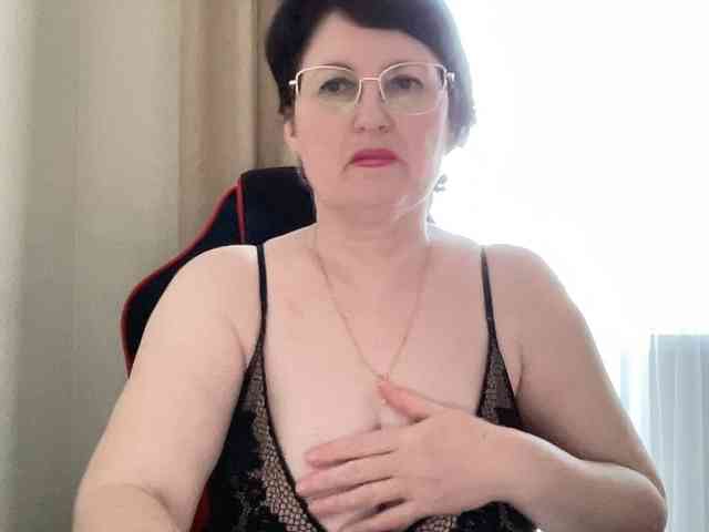 HotMilfPussy webcam