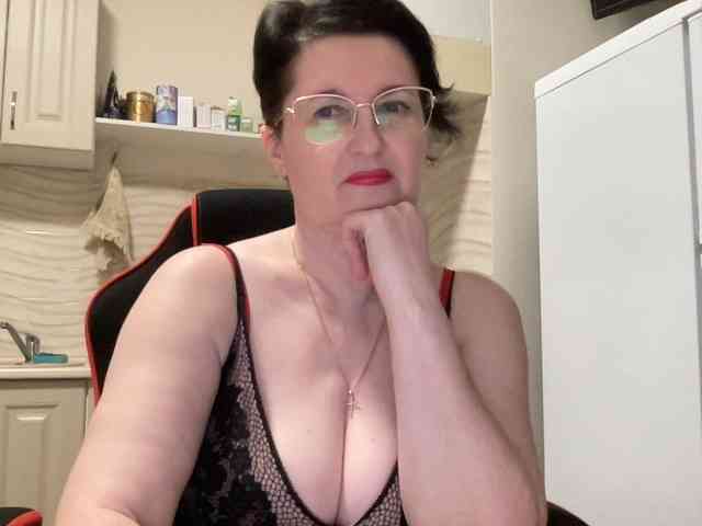 HotMilfPussy webcam